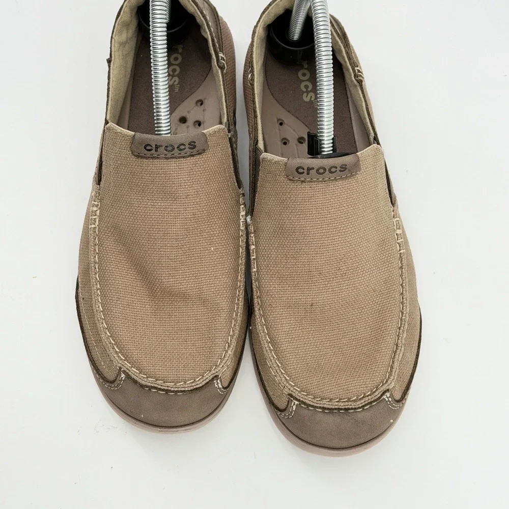CROCS breathable tones keywords